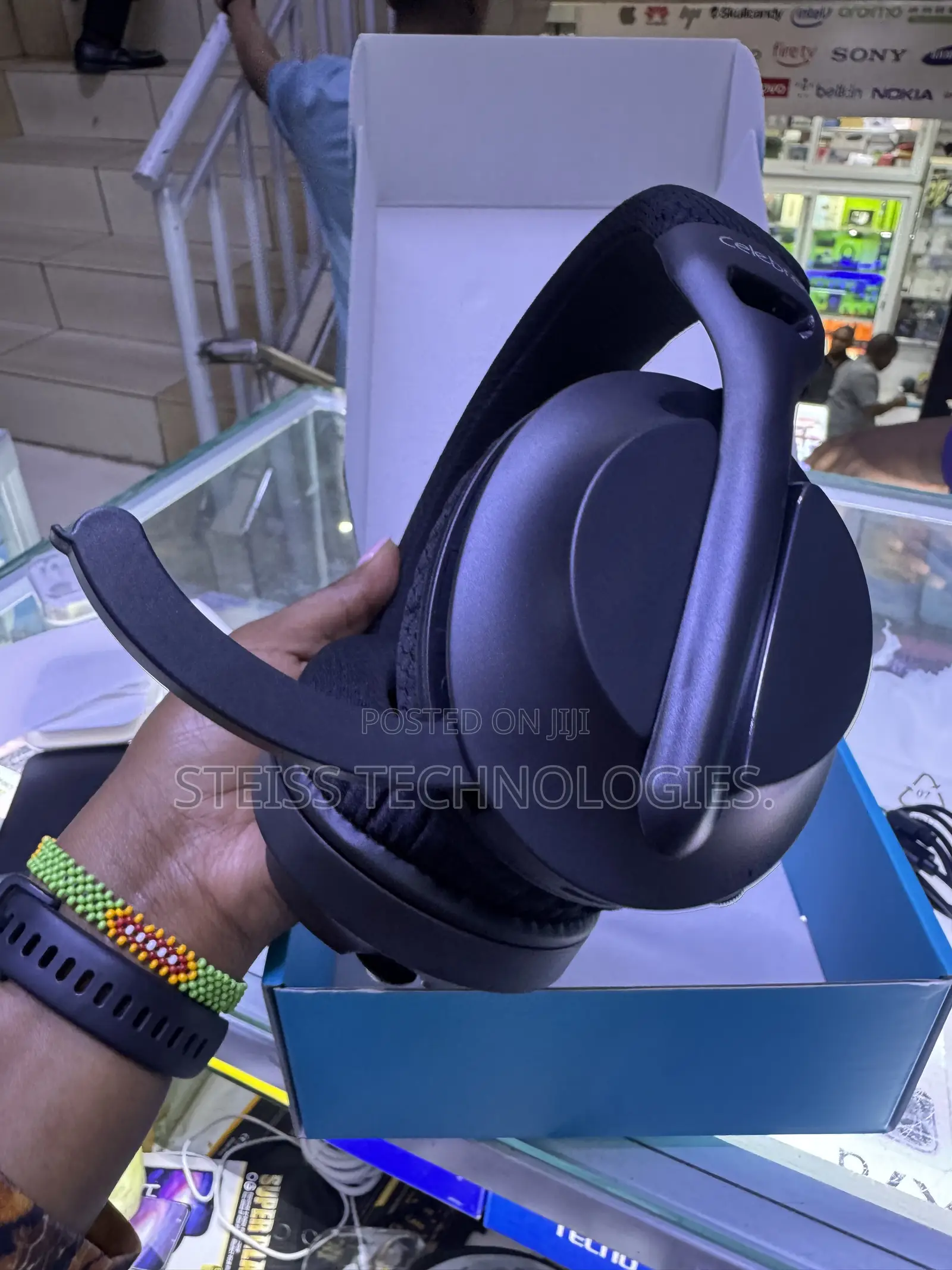 Celebrat A34 Wireless Headphones With Microphone