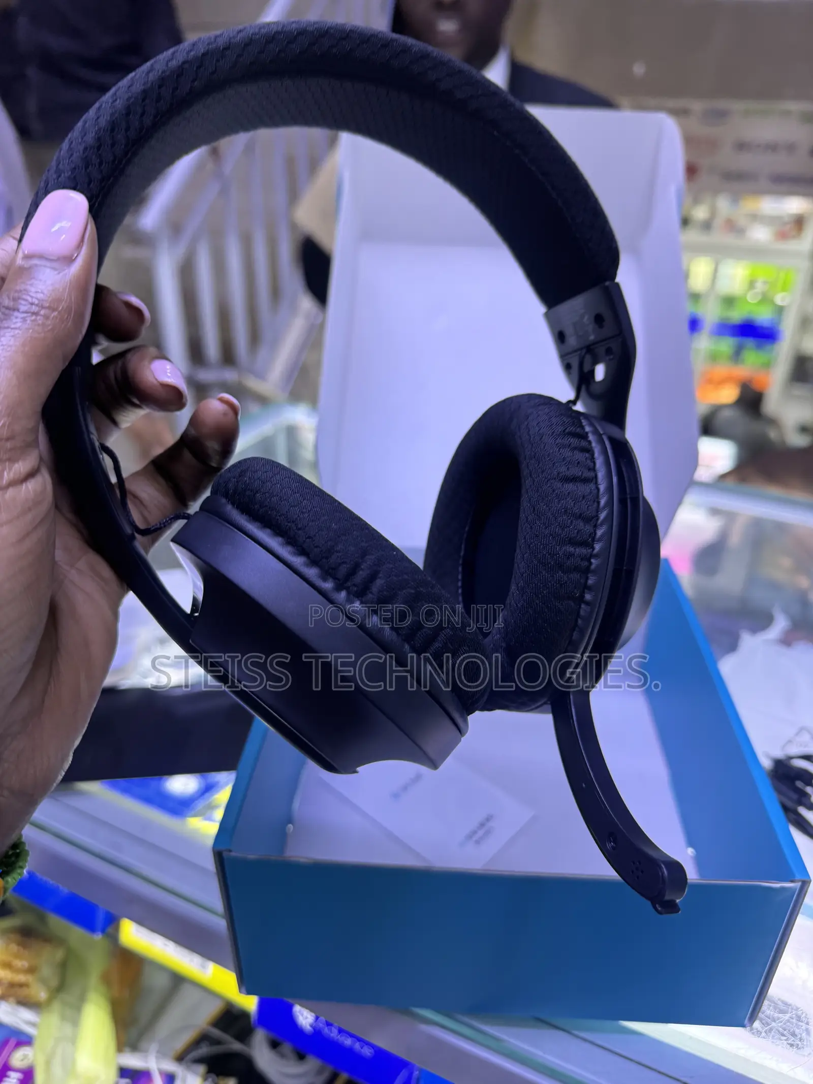 Celebrat A34 Wireless Headphones With Microphone