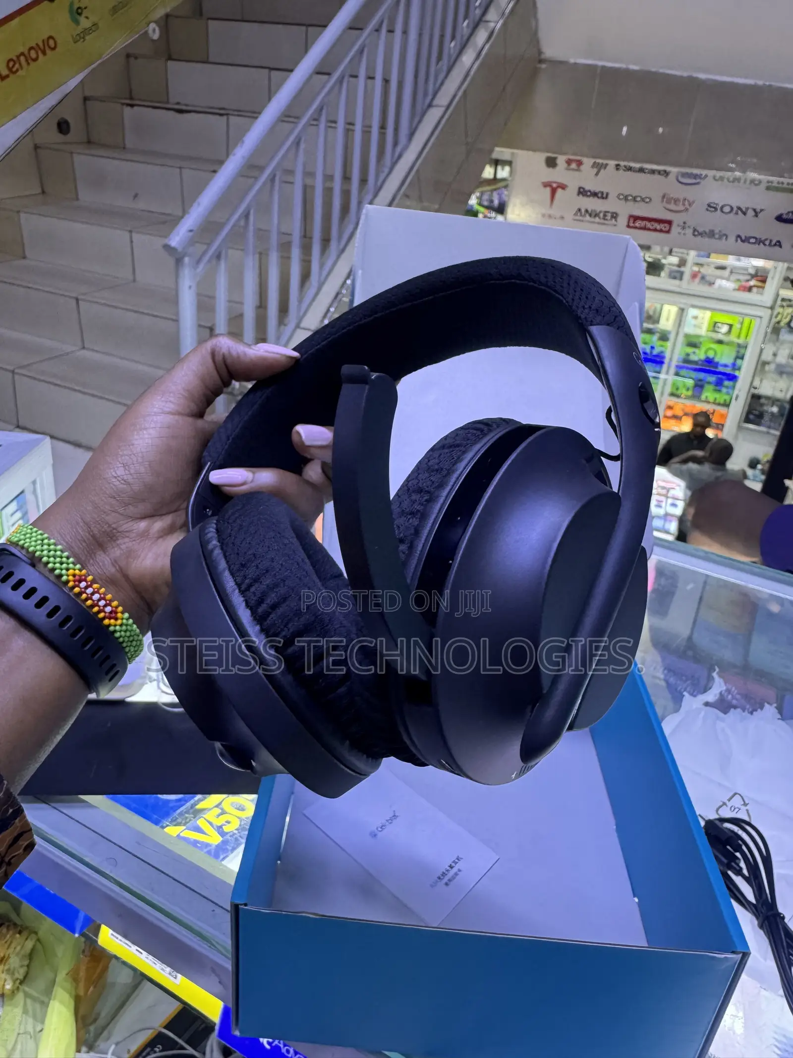 Celebrat A34 Wireless Headphones With Microphone