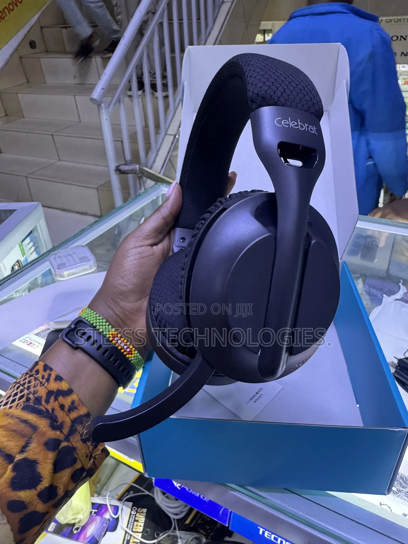 Celebrat A34 Wireless Headphones With Microphone