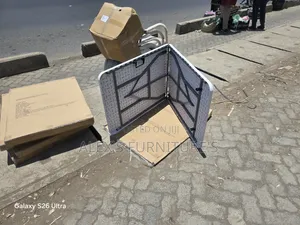 Luxury MODERN FOLDABLE Table/