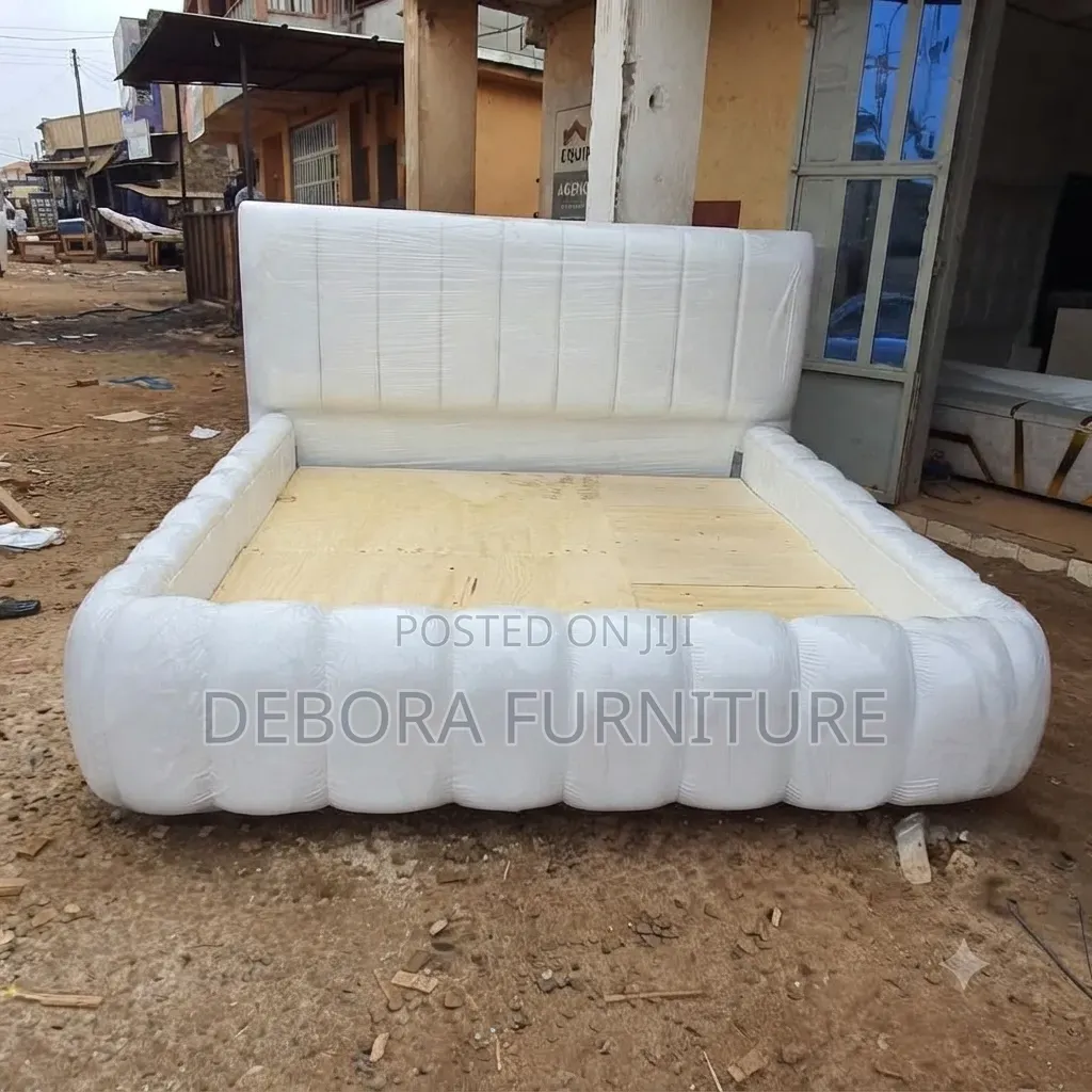 White Square Bubble Bed With Chanel Fitting