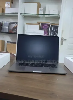 New Laptop Apple MacBook Pro 2019 32GB Intel Core i7 SSD 1T