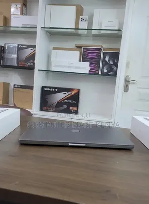New Laptop Apple MacBook Pro 2019 32GB Intel Core i7 SSD 1T