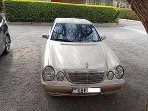Mercedes-Benz E200 2001 Beige