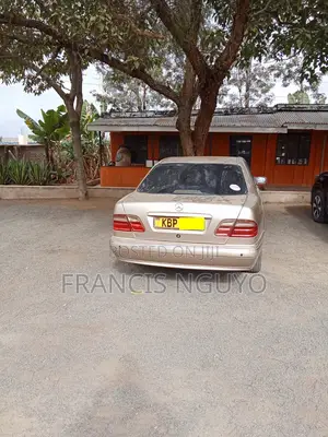 Mercedes-Benz E200 2001 Beige