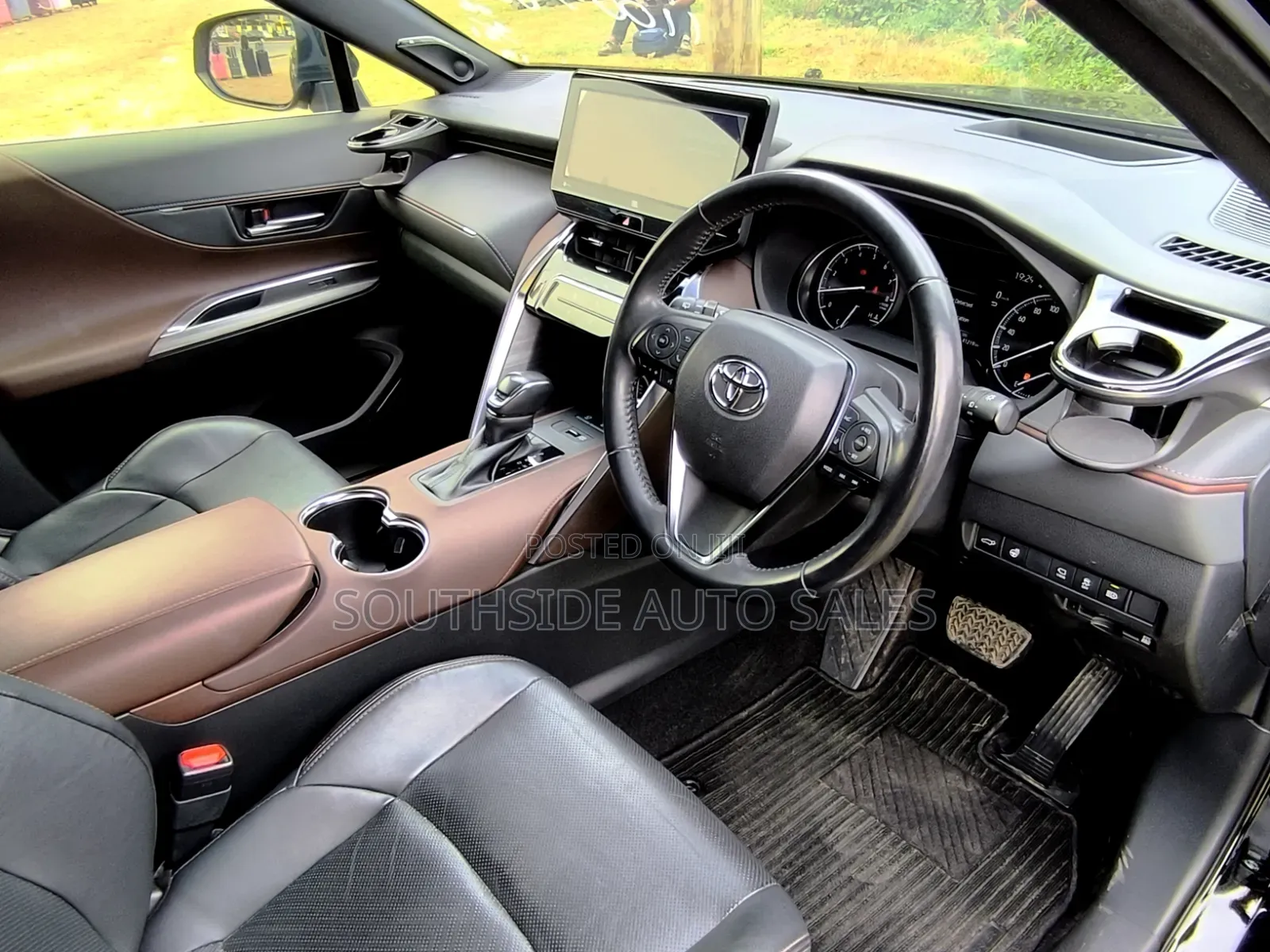 Toyota Harrier 2.0 2020 Black