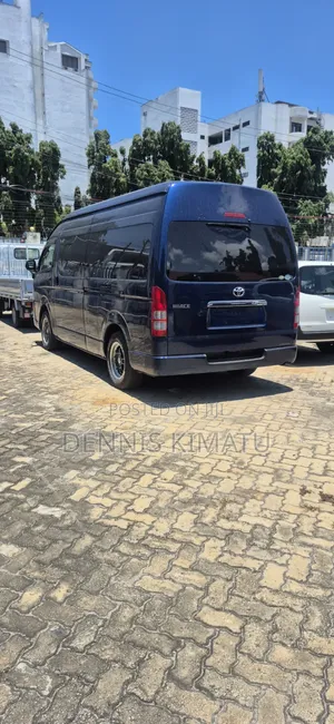 Toyota HiAce 2020 Blue