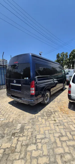 Toyota HiAce 2020 Blue