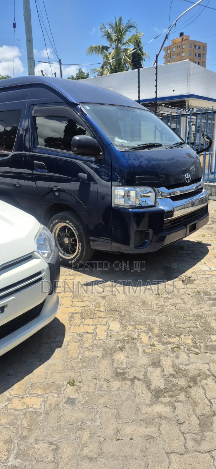 Toyota HiAce 2020 Blue