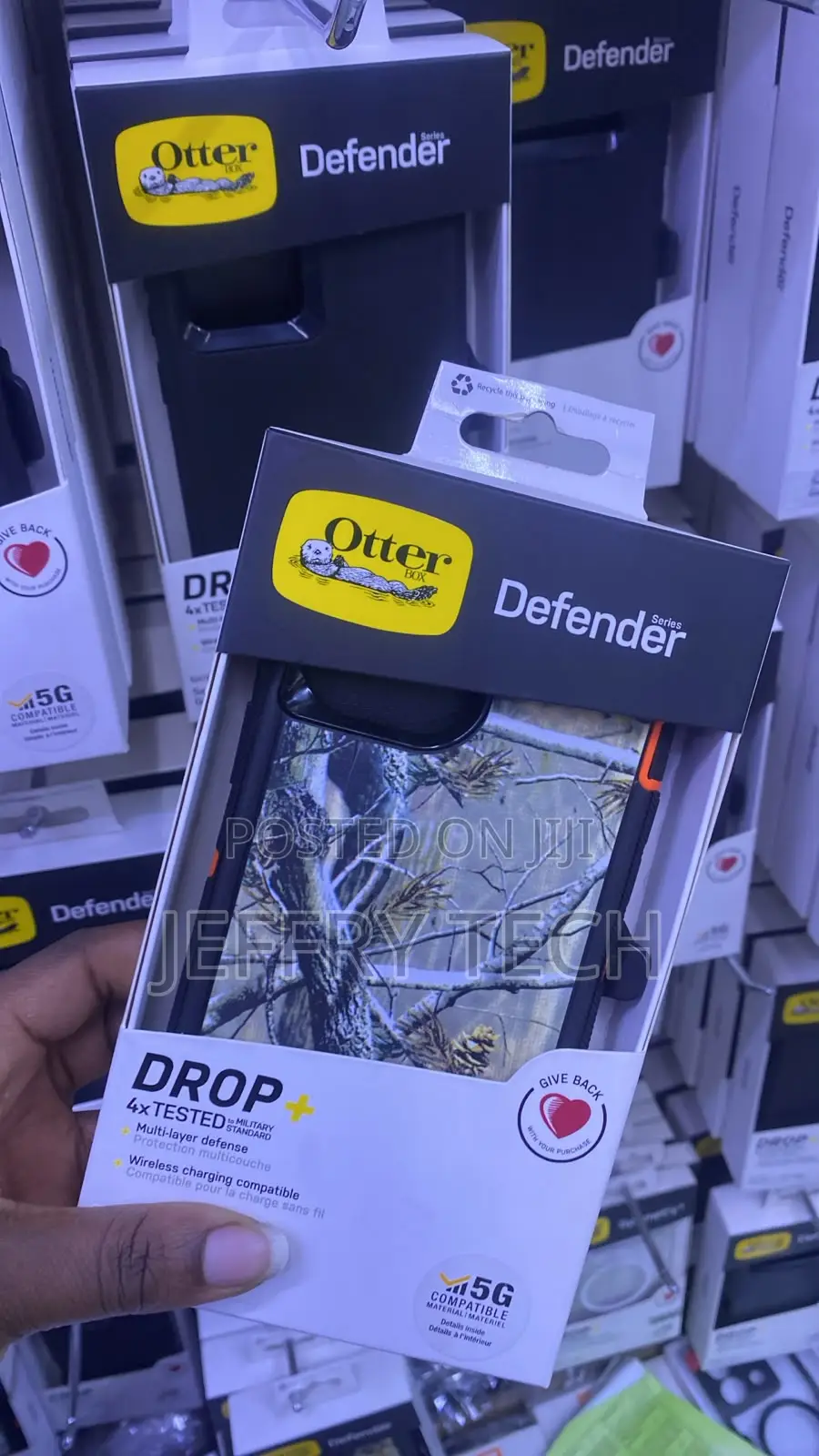 OtterBox Defender Series Smartphone Case a Realtree Camo iPhone 13,