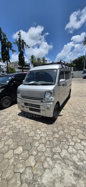Suzuki Every Wagon 2021 White