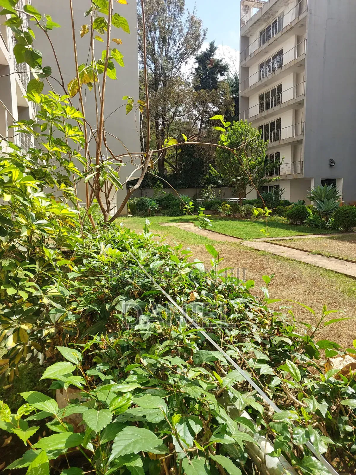 4bdrm Apartment in Valley Arcade for rent