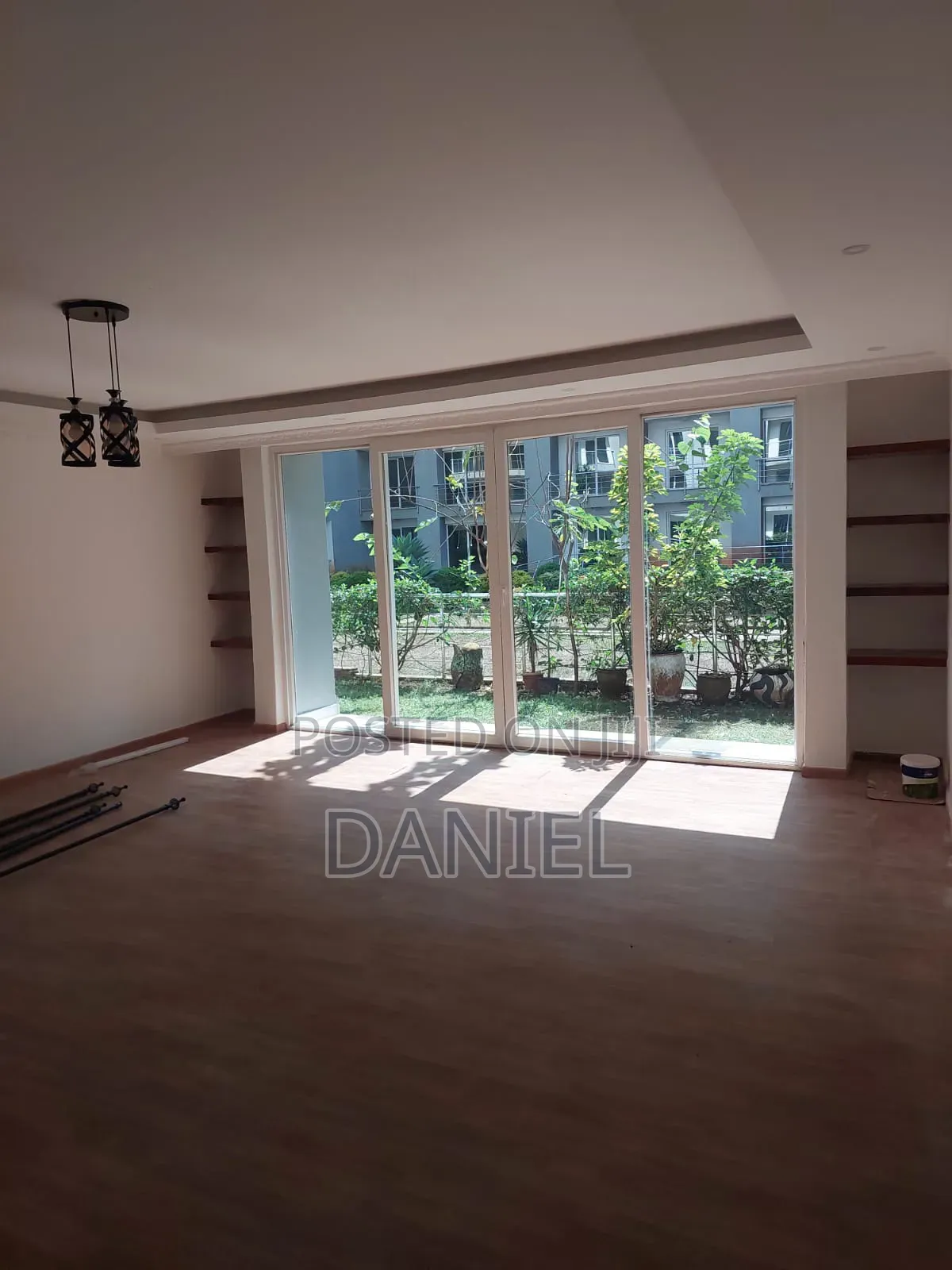 4bdrm Apartment in Valley Arcade for rent