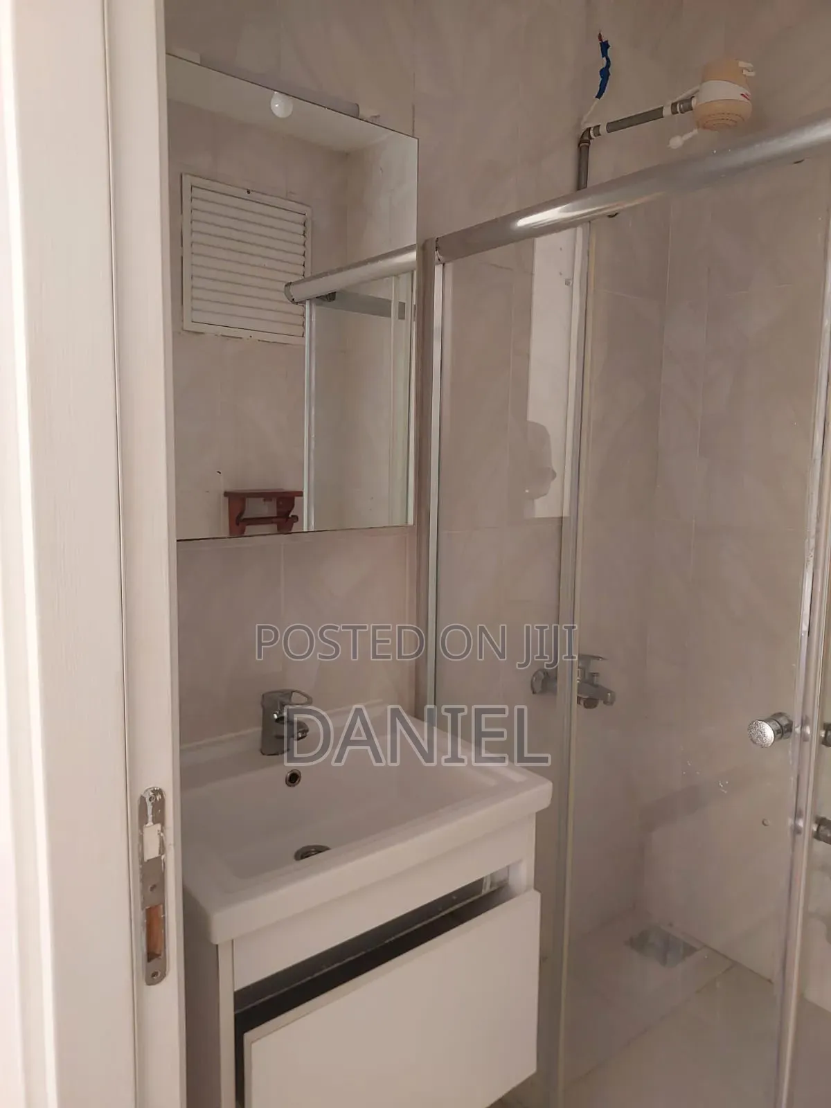 4bdrm Apartment in Valley Arcade for rent