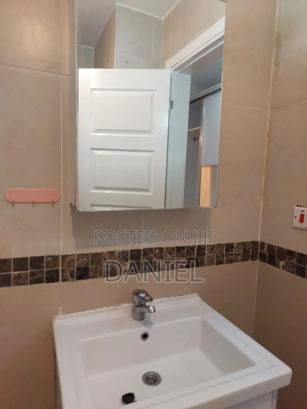4bdrm Apartment in Valley Arcade for rent