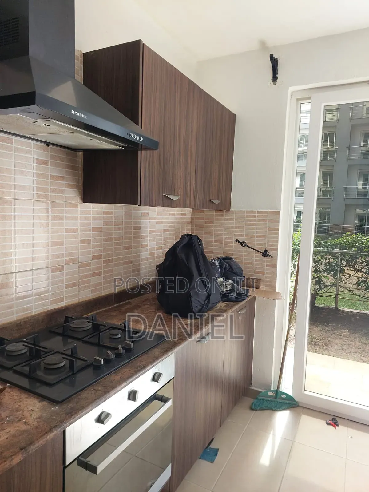4bdrm Apartment in Valley Arcade for rent