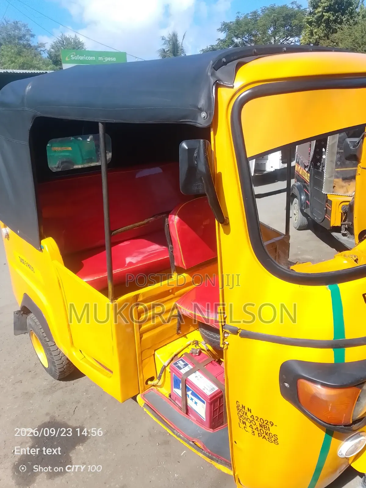 Piaggio 2025 Yellow