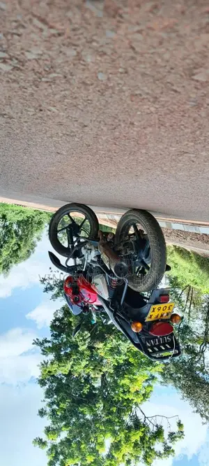Bajaj Boxer 150 UG 2021 Red