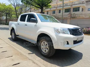 Toyota Hilux 2014 White