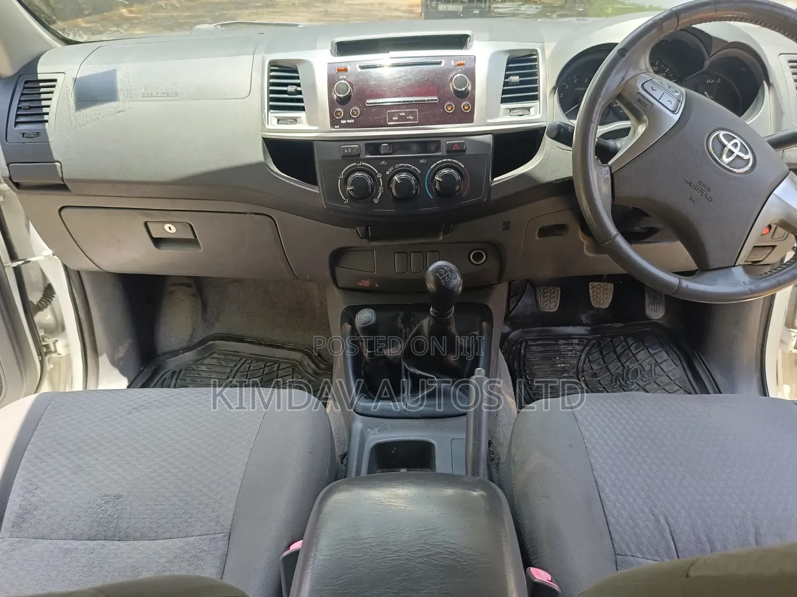 Toyota Hilux 2014 White