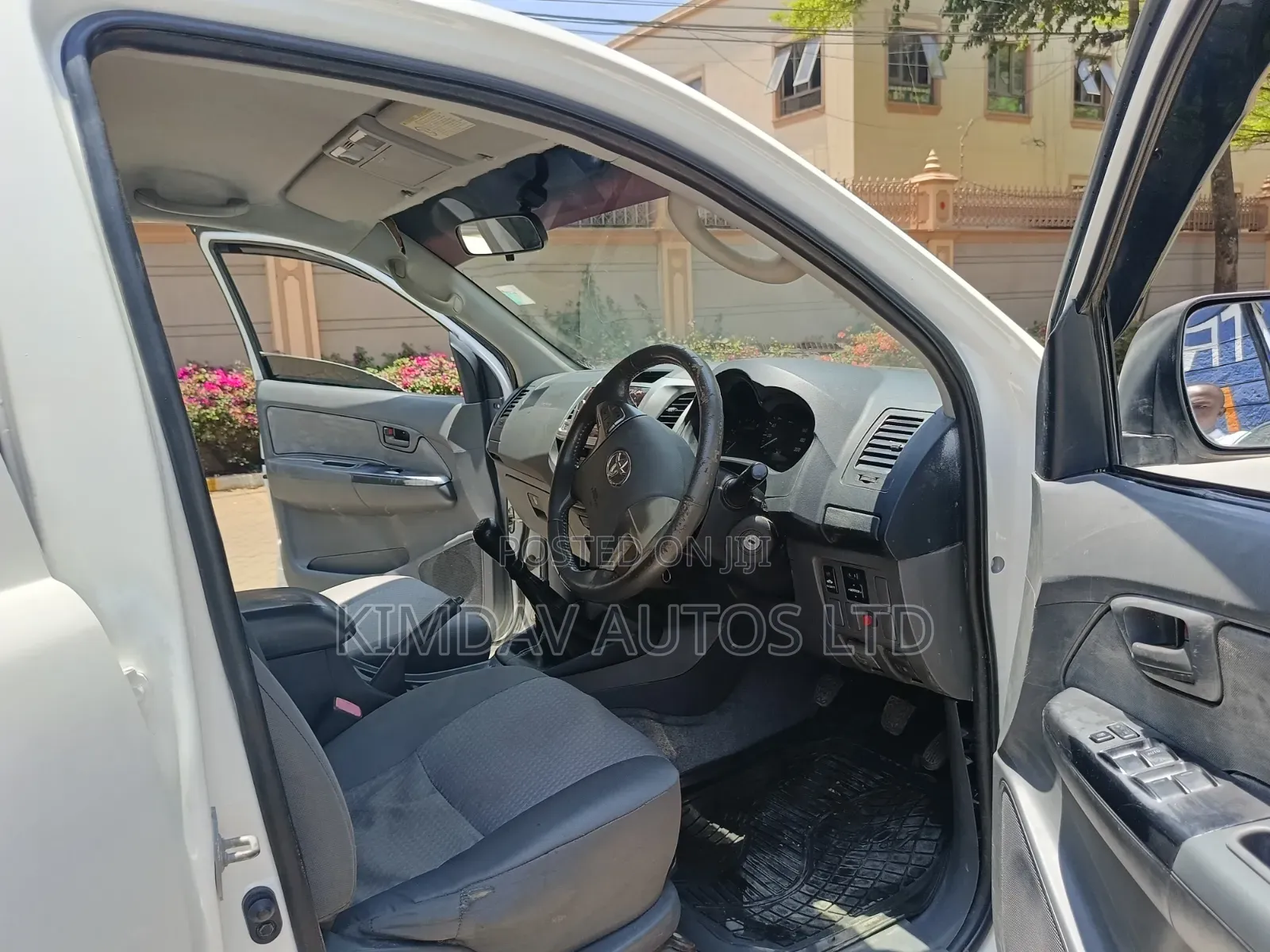 Toyota Hilux 2014 White