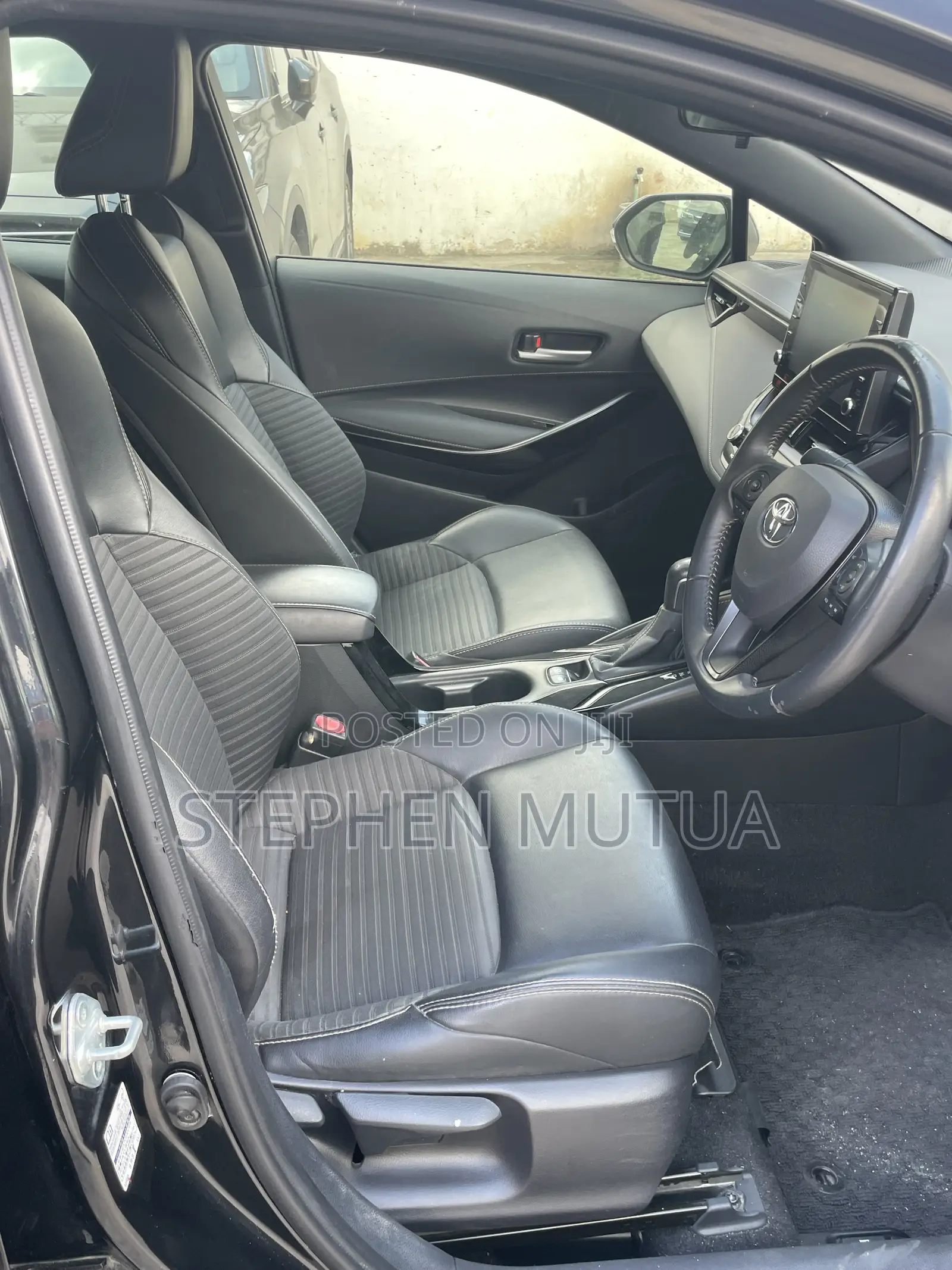 Toyota Corolla SE (1.8L 4cyl 6M) 2019 Black