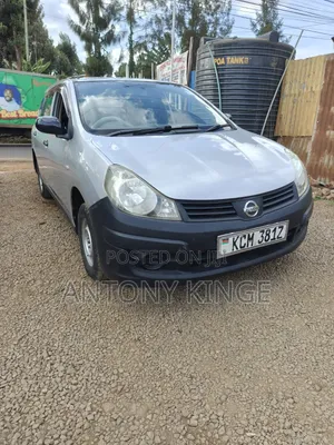 Nissan Advan 2010 Silver