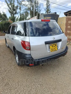 Nissan Advan 2010 Silver