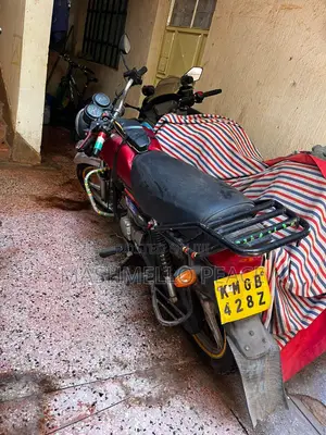 Hero Hunter 100 2015 Red