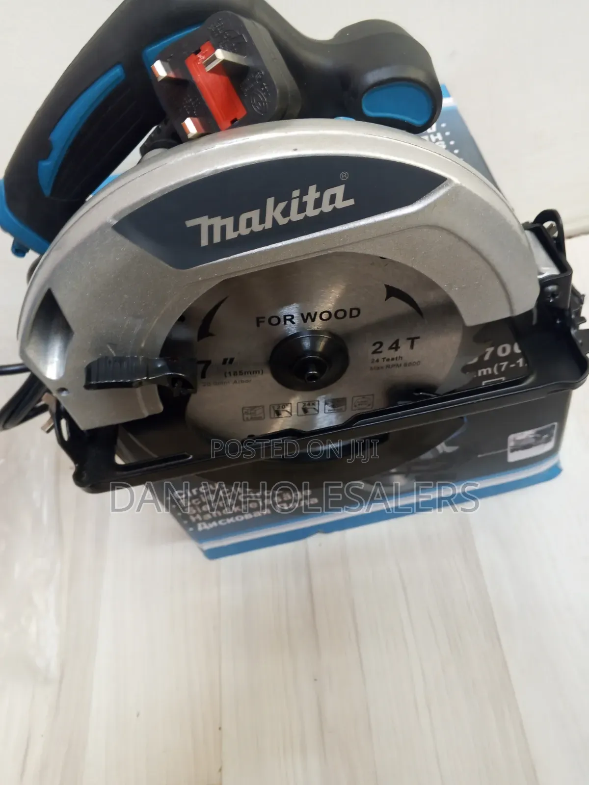 Makita Electric Hand Circular Saw 7" Cutting Depth With 24T Blade