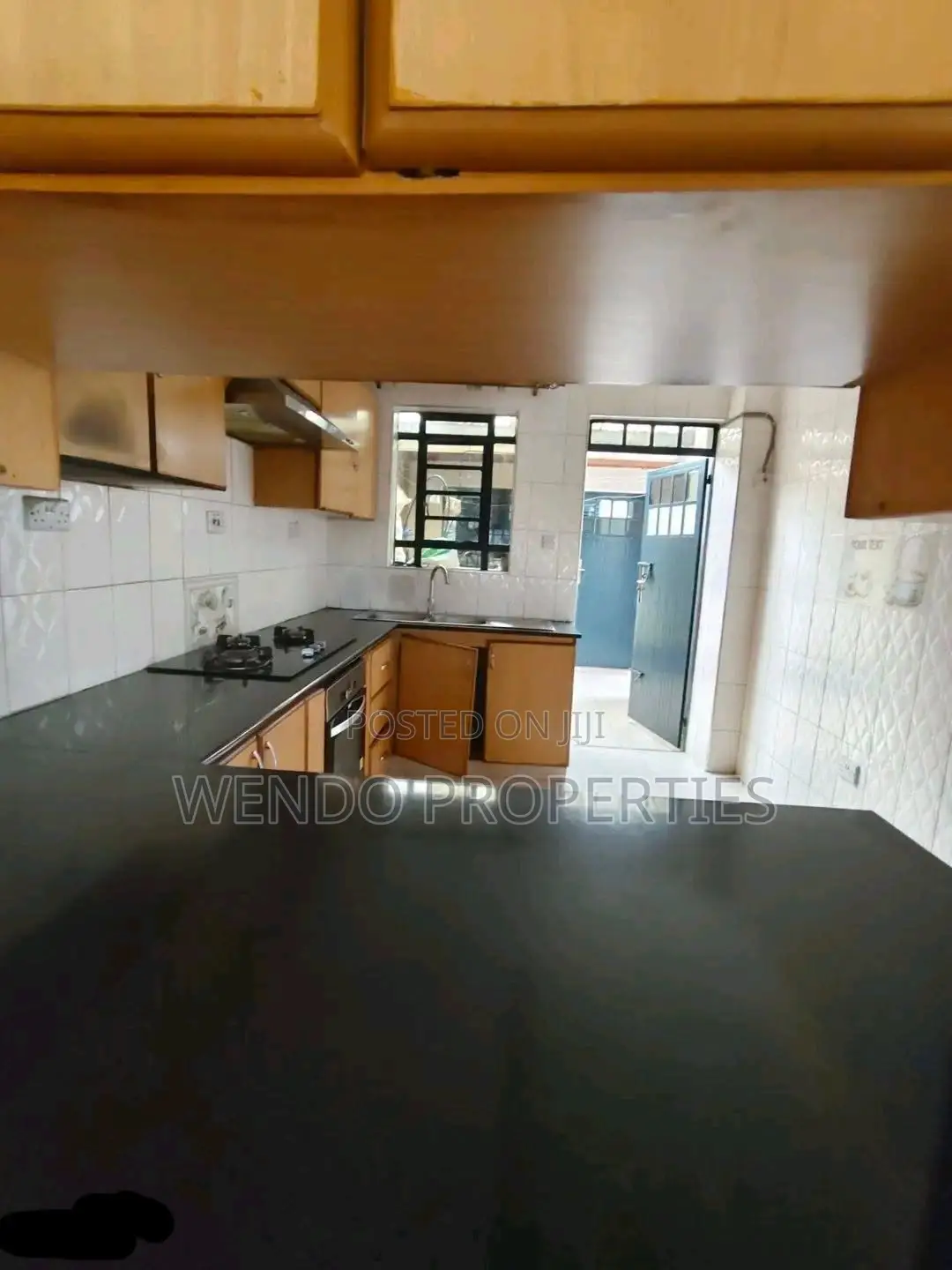 4bdrm Townhouse/Terrace in Kibiku for sale