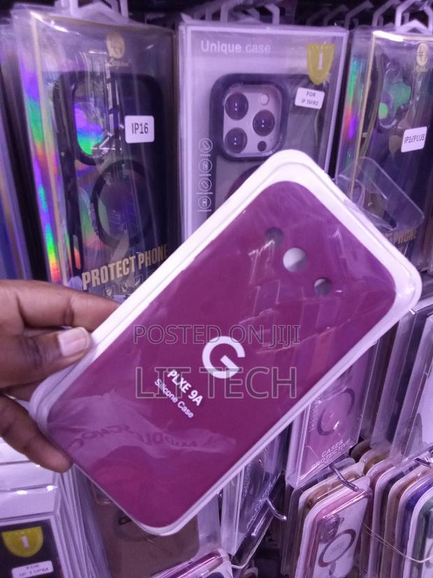 Google Pixel 9a Case Liquid Silicone Case With Microfiber Lining - thumbnail 2