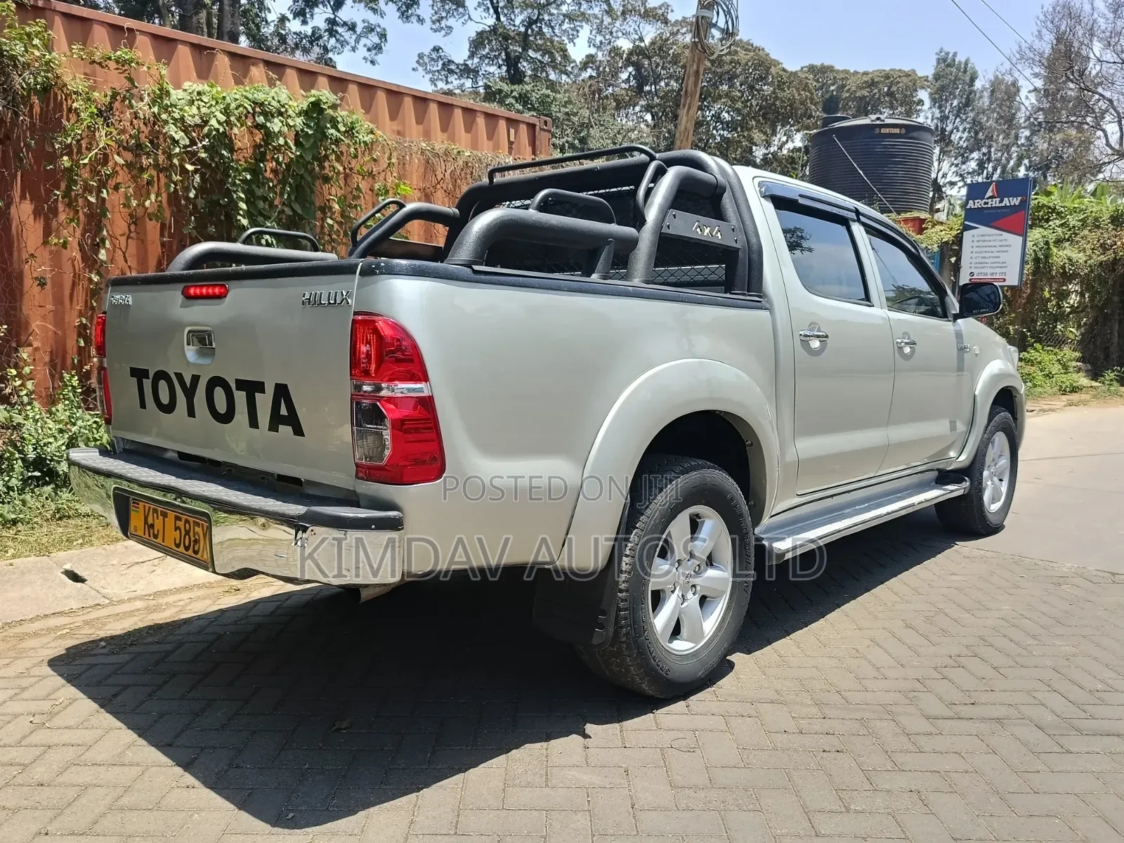 Toyota Hilux 2011 Gray