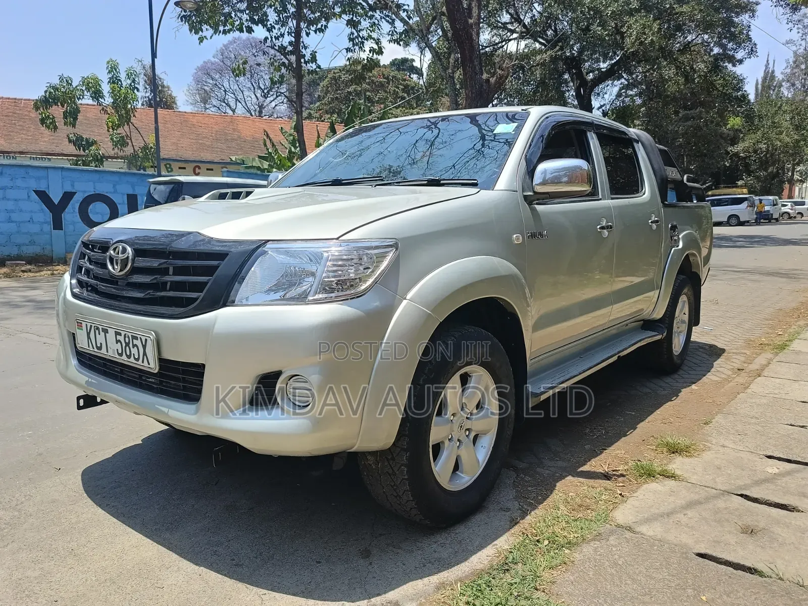 Toyota Hilux 2011 Gray