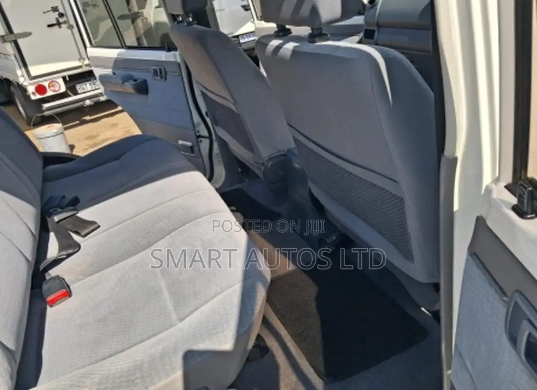 Toyota Land Cruiser 79 Series 2019 Off white