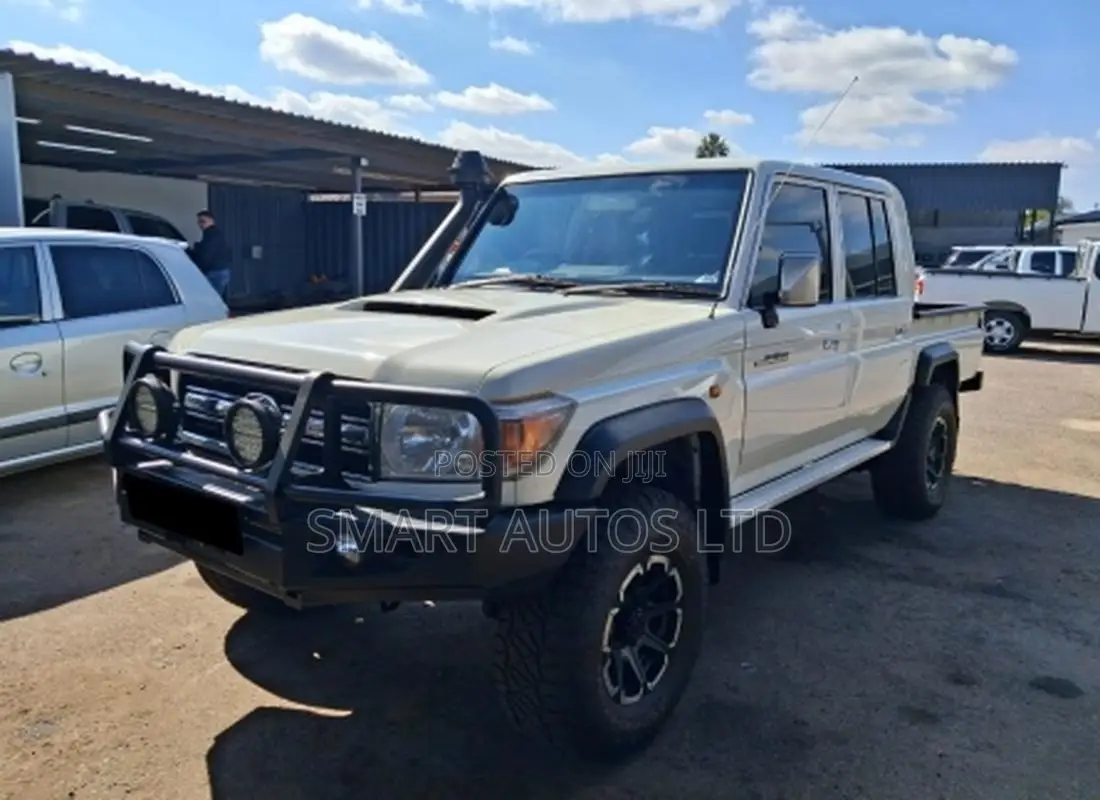 Toyota Land Cruiser 79 Series 2019 Off white