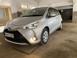 Toyota Vitz 2019 Silver