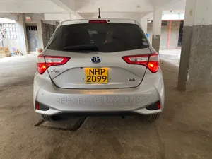 Toyota Vitz 2019 Silver