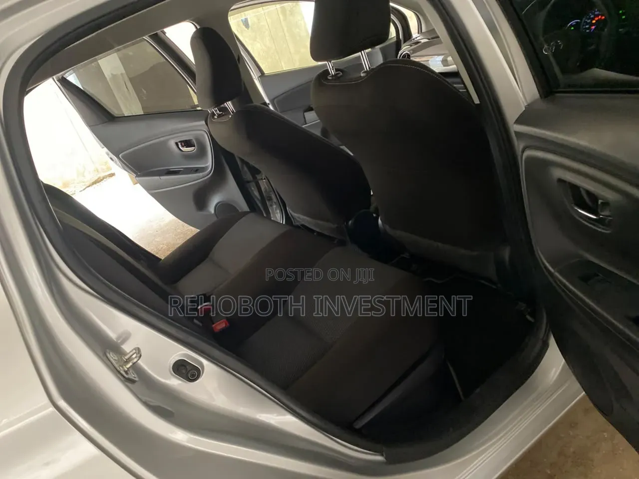Toyota Vitz 2019 Silver