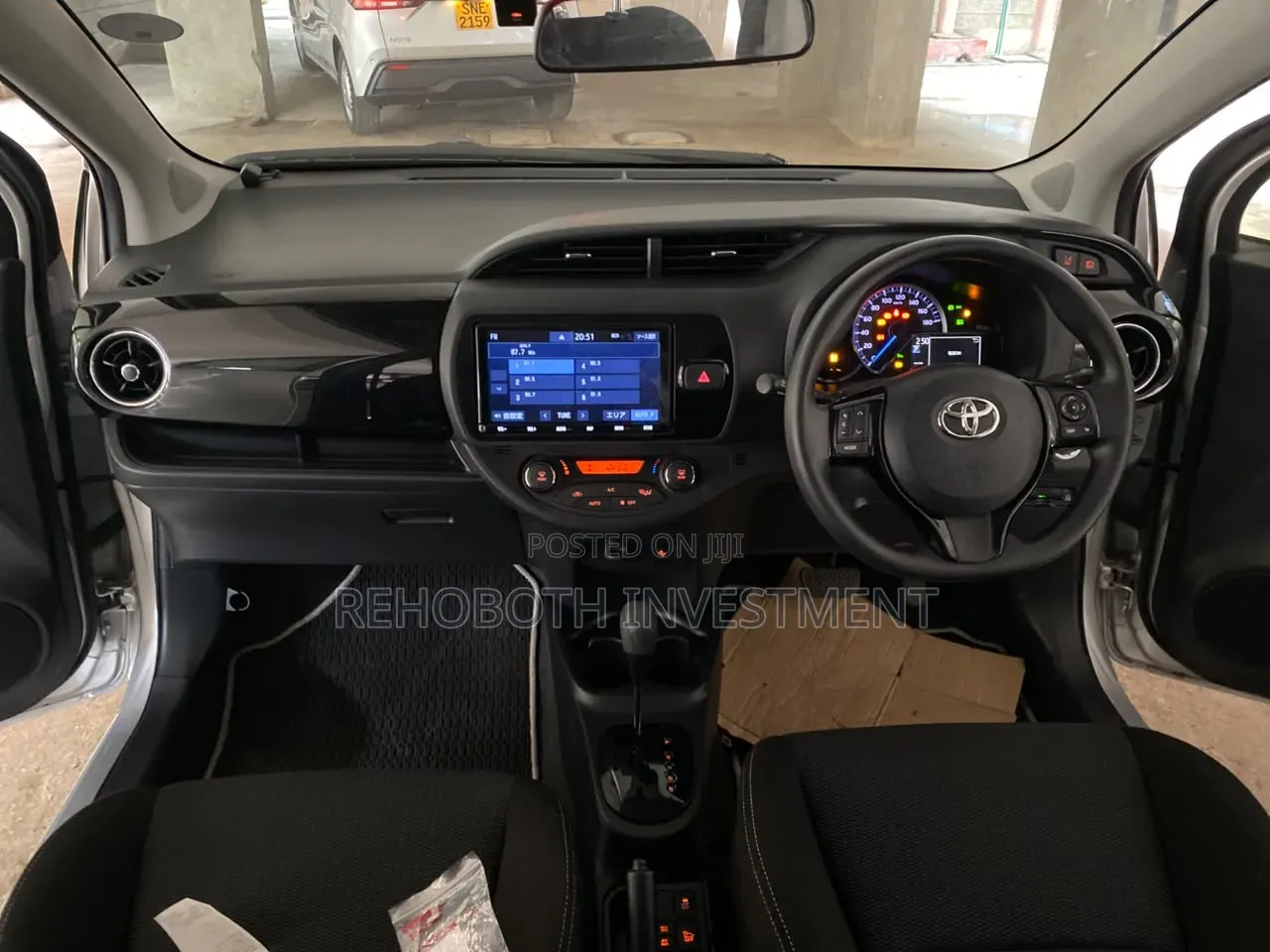 Toyota Vitz 2019 Silver