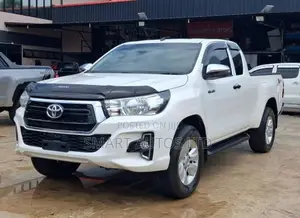 Toyota Hilux Revo Smart Cab Deisel 2.4 AWD 2019 Off white