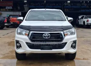 Toyota Hilux Revo Smart Cab Deisel 2.4 AWD 2019 Off white
