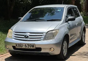 Toyota IST 2007 Silver