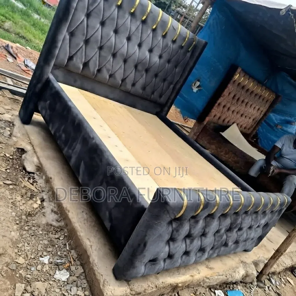  5×6 Black Chester Bed With Gold Accents | Make a Statement