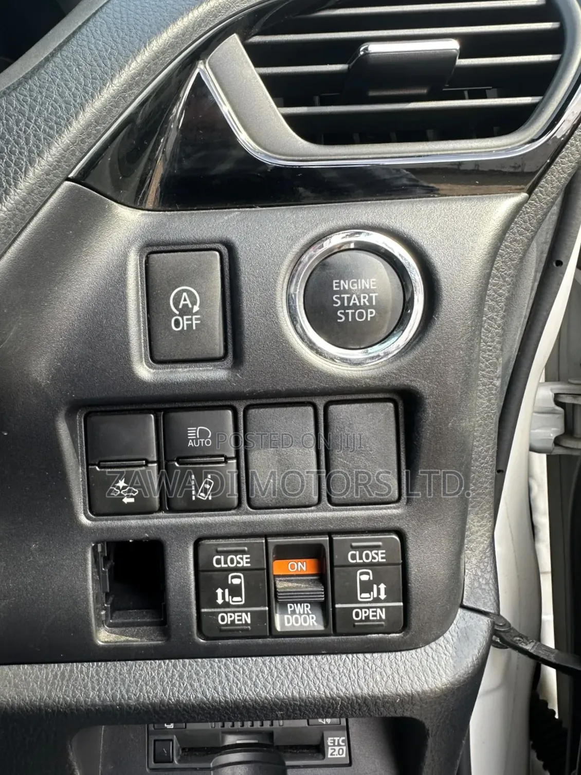Toyota Noah 2.0 AWD (7 Seater) 2019 Pearl