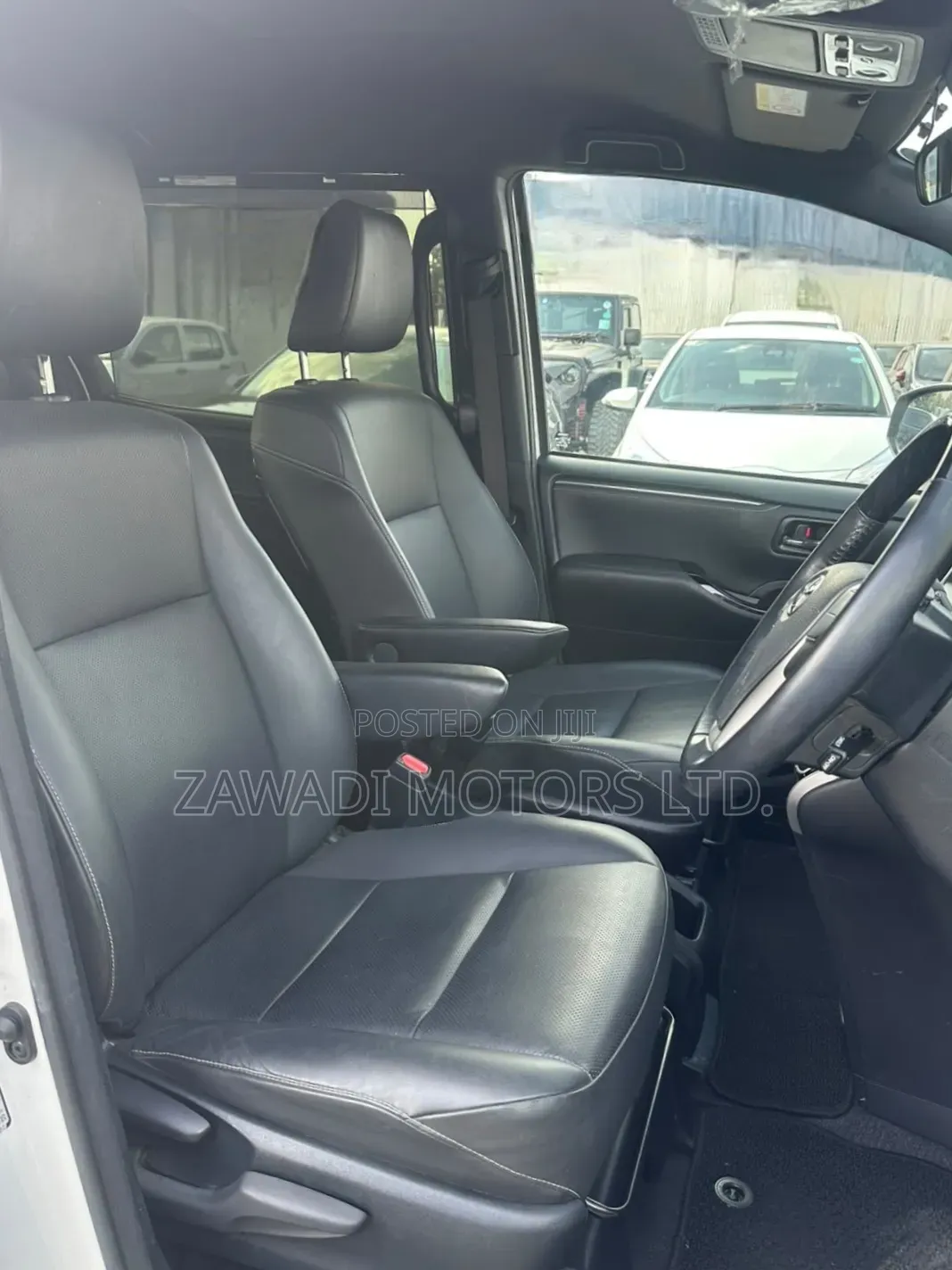 Toyota Noah 2.0 AWD (7 Seater) 2019 Pearl
