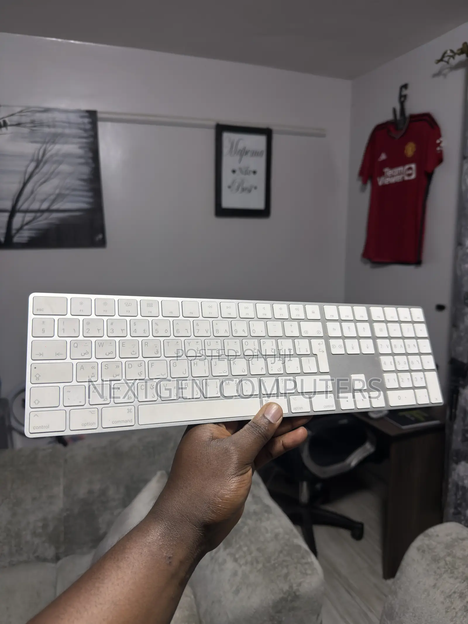 Apple Wireless Magic Keyboard With Soft Numeric Keypard