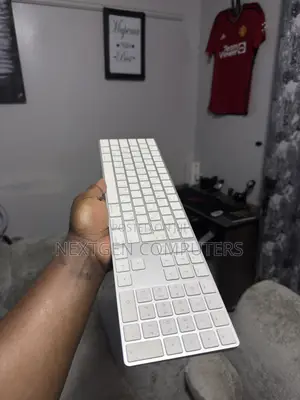 Apple Wireless Magic Keyboard With Soft Numeric Keypard