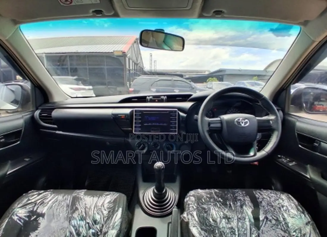 Toyota Hilux Revo Smart Cab Deisel 2.4 AWD 2019 Off white